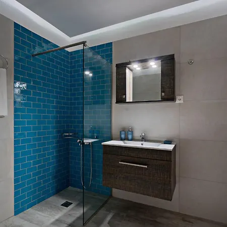 Renato Apartman